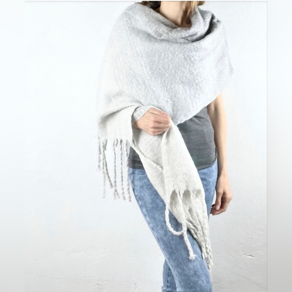 MERSEA & CO. Neutral Light Gray Knit Super Soft Scarf Shawl Wrap w/ Fringe